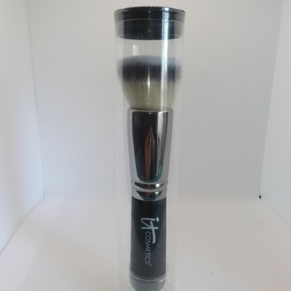 Other Heavenly Luxe Flat Top Buffing Foundation Brush By It Cosmetics